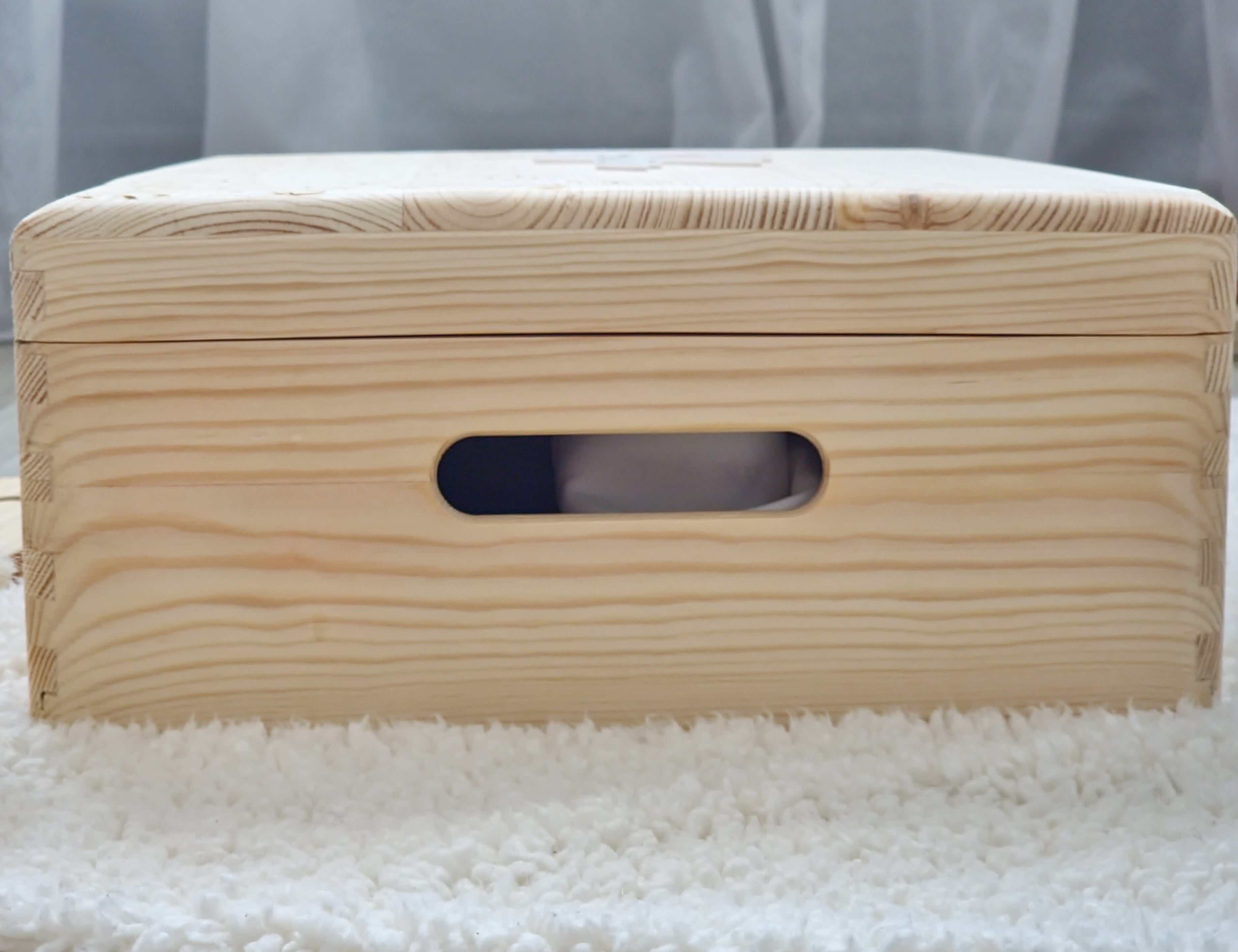 Cutie din lemn cu capac si manere laterale, 40 x 30 x 14 cm, pin natural