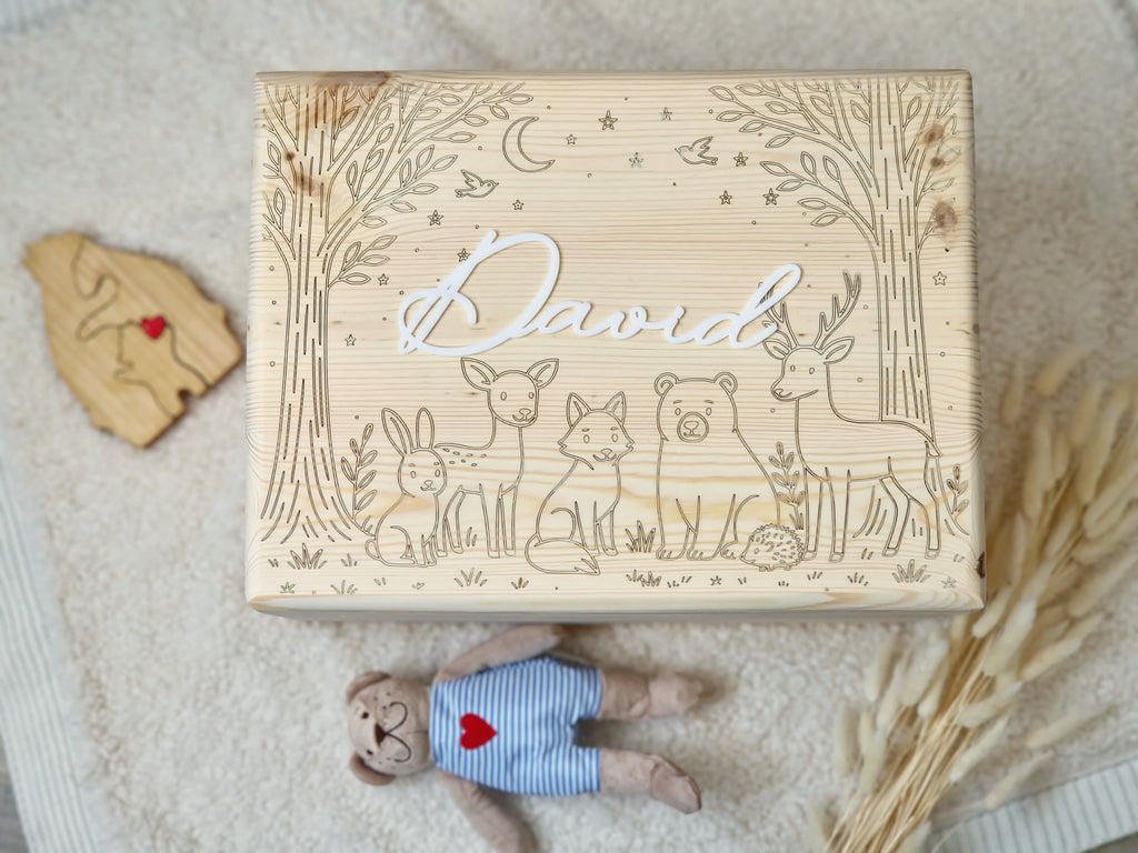 Cutie Amintiri Personalizată din Lemn - Pădurea Fermecată - Cadou Copii