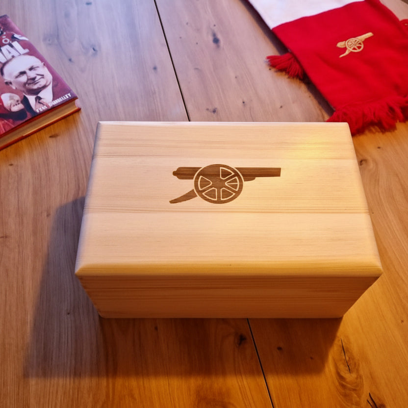 Cutie din lemn cu capac, pentru fanii Arsenal si Premier League 