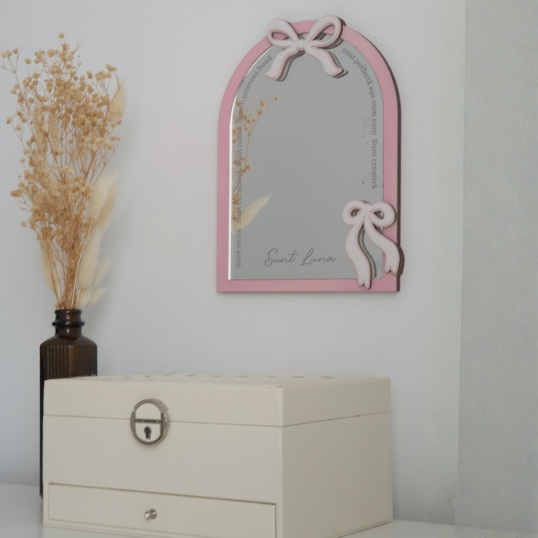 Oglindă Personalizată „Cuvinte Magice” – Model cu Fundițe – Cadou Fetițe
