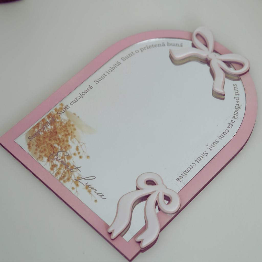Oglindă Personalizată „Cuvinte Magice” – Model cu Fundițe – Cadou Fetițe