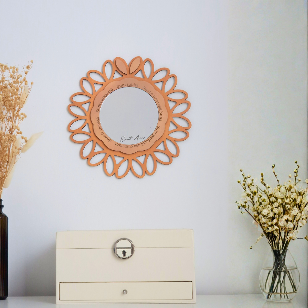 Oglindă Personalizată „Șoapte de Încredere” – Design Floral – Cadou pentru Fetițe