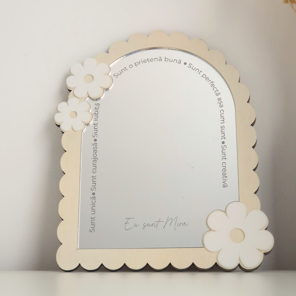 Oglindă Personalizată „Cuvinte Magice” – Cadou pentru Fetițe – Oglindă Sigură cu Flori