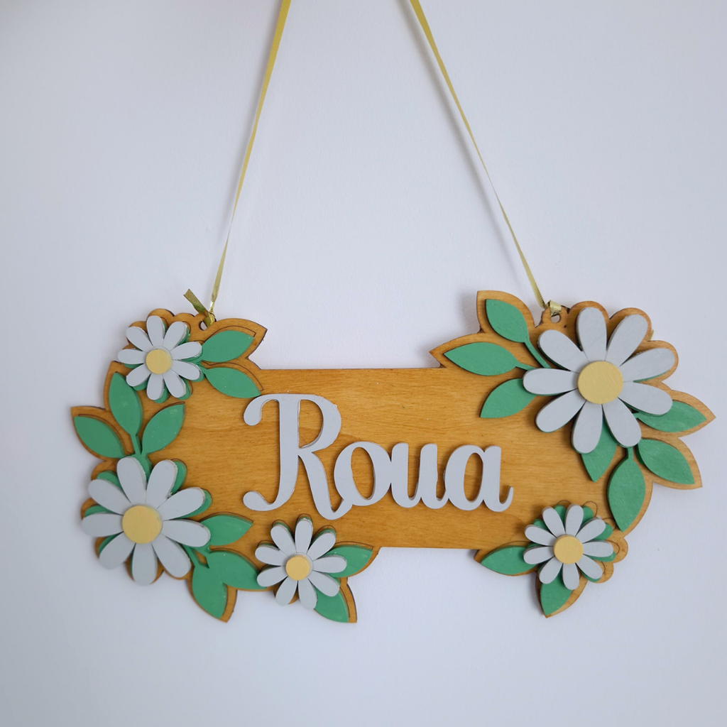 Semn Personalizat Nume Copil – Cadou Botez, Nou-Născut sau Aniversare (Model Flori)