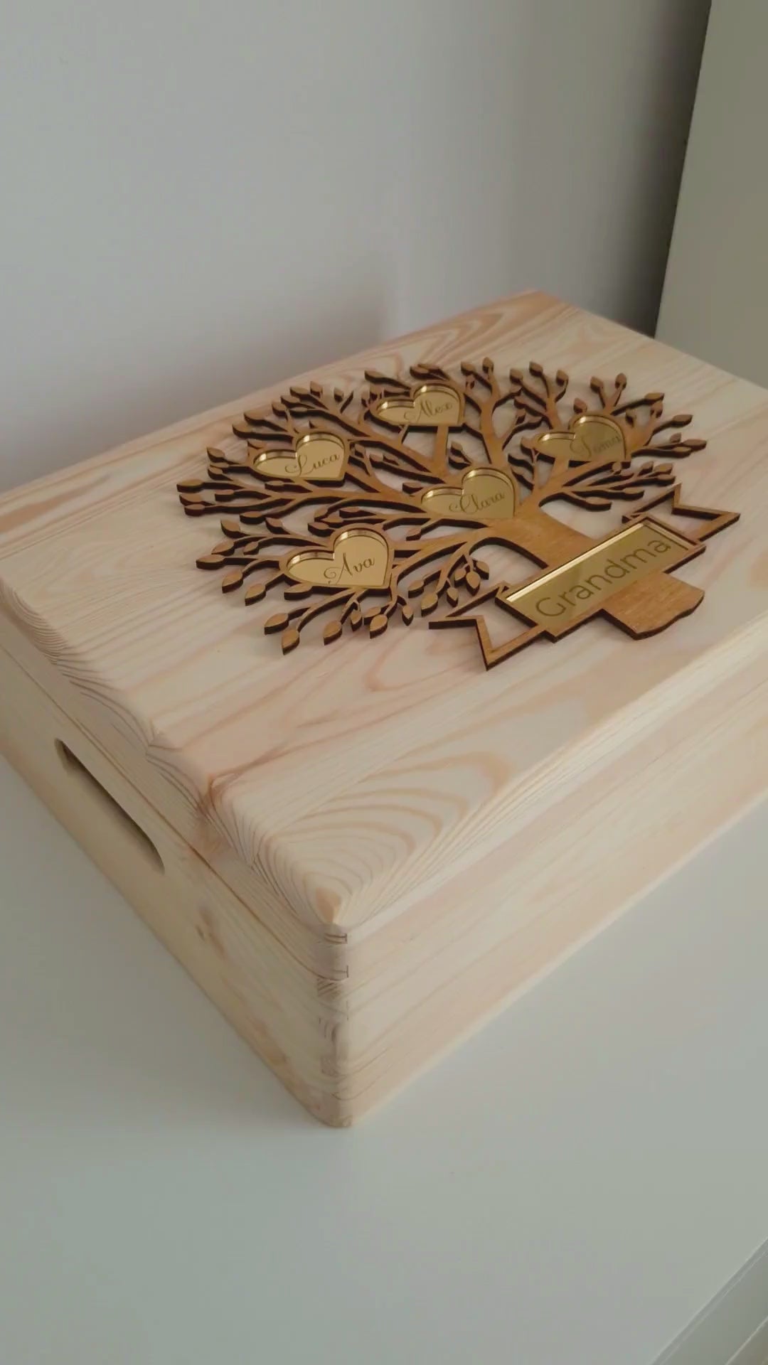 Cutie de Amintiri Personalizată – Arborele Familiei – Cadou pentru Bunici sau Copii