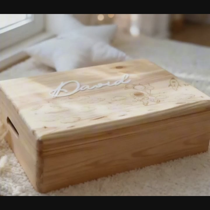 Cutie Amintiri Personalizată din Lemn - Model Astronaut - Cadou Copii